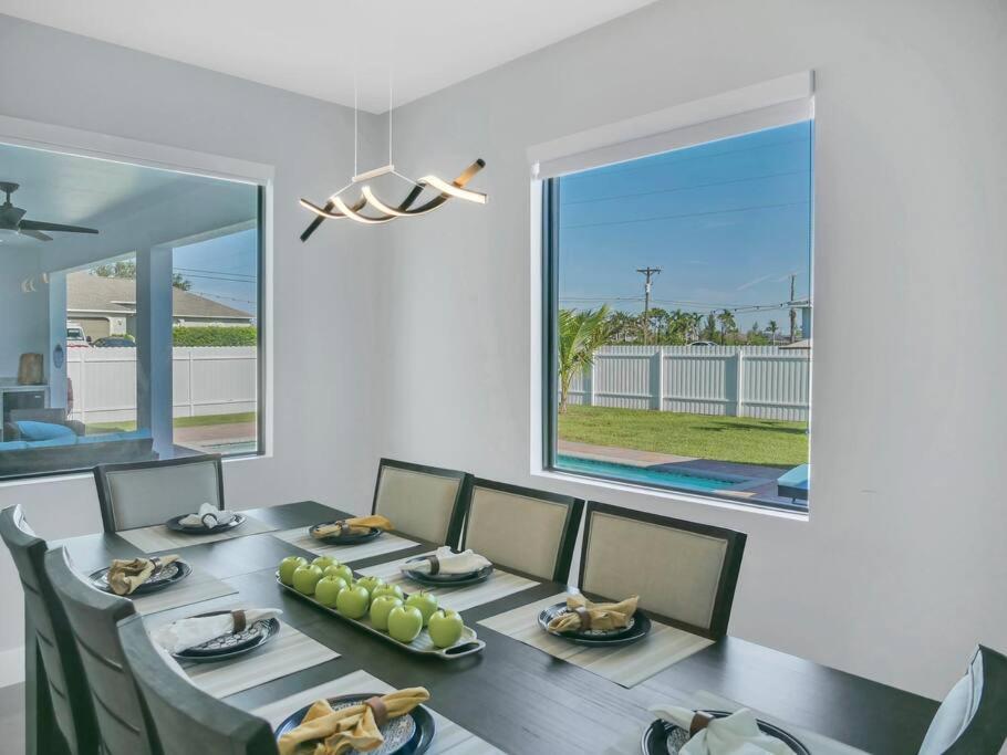 Casa Sevilla, Heated Pool, Sleeps 9, 4B3B ケープコーラル エクステリア 写真