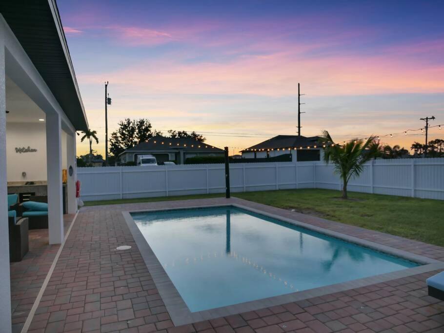 Casa Sevilla, Heated Pool, Sleeps 9, 4B3B ケープコーラル エクステリア 写真