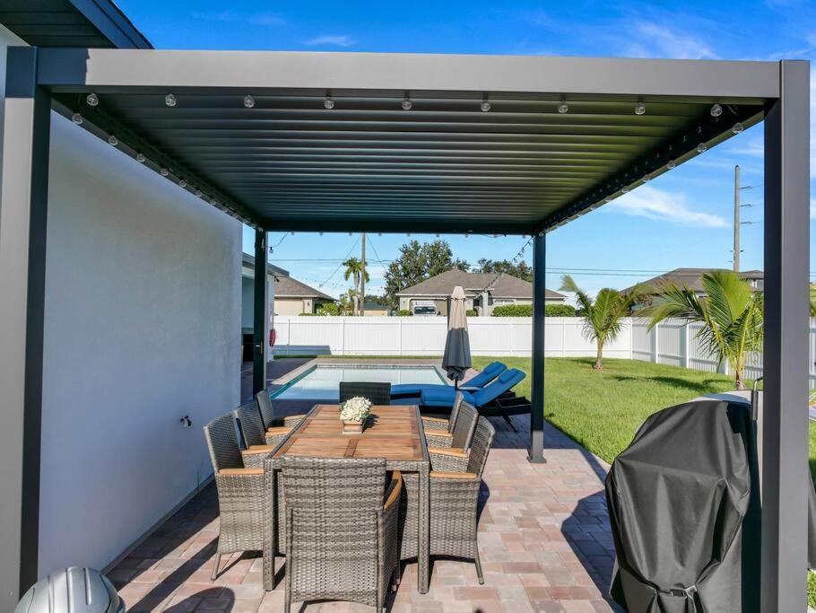 Casa Sevilla, Heated Pool, Sleeps 9, 4B3B ケープコーラル エクステリア 写真